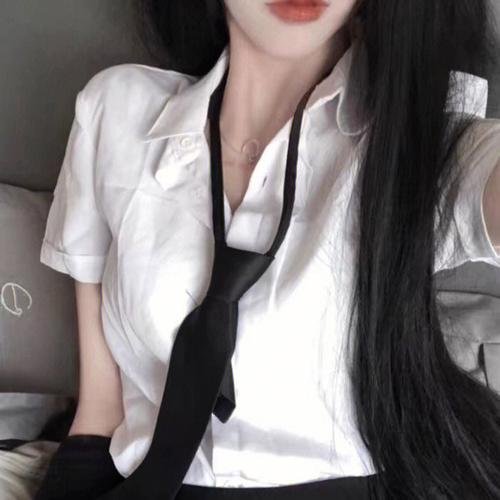 辨认云彩海报
